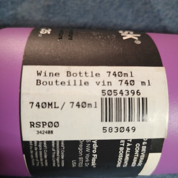 Brand new Hydro Flask Wine Bottle 740ml - Picture 3 of 5